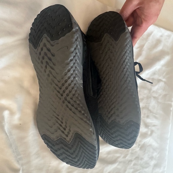 Nike epic react. Men’s running shoes - size 10. Lightly used. - Picture 8 of 12